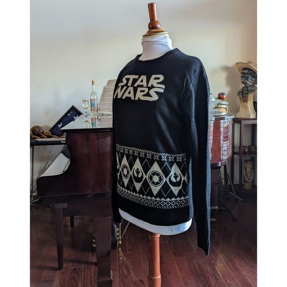 Star Wars womens black & white sweater    Sz M - Picture 6 of 9